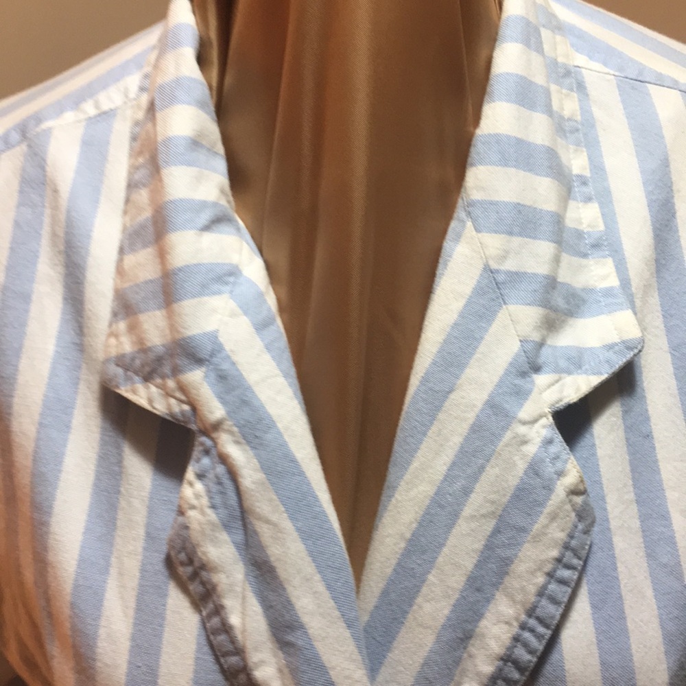 Blazer - Picture 2 of 2